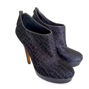 House of Harlow 1960 Natalia Laser Cut crocodile platform bootie heel 9 Black